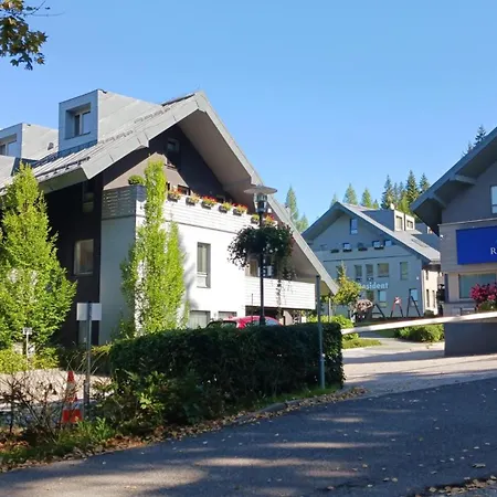 Sofie Se Zahradkou * هاراشوف