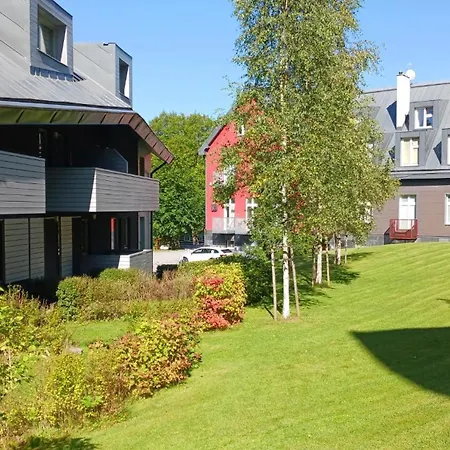 Sofie Se Zahradkou هاراشوف