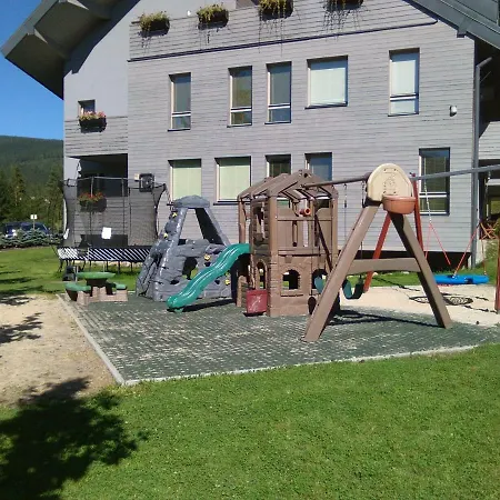 Sofie Se Zahradkou هاراشوف